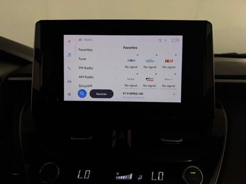 Used 2023 Toyota Corolla Cross XLE image 21