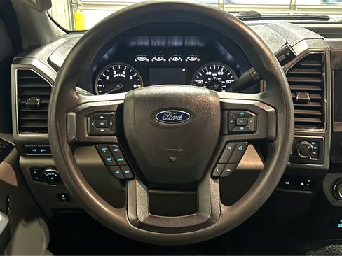 Used 2022 Ford F350 XLT w/ XLT Premium Package image 11