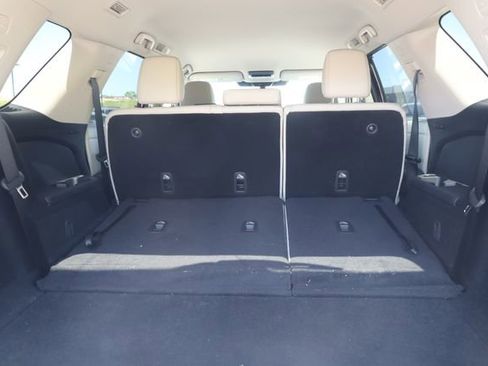 Used 2025 Nissan Pathfinder SL FWD image 23