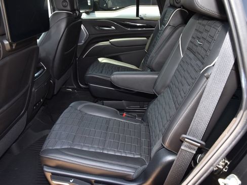 Used 2023 Cadillac Escalade V w/ LPO, ONYX Package AWD/4WD image 11