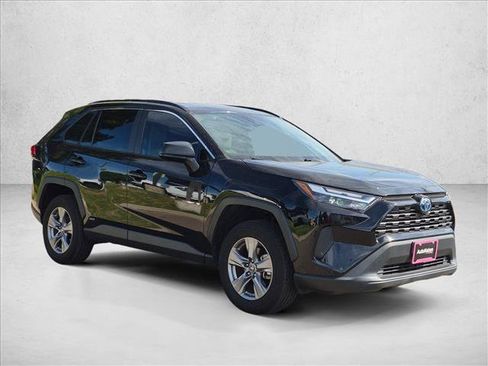 Used 2024 Toyota RAV4 LE AWD/4WD image 3