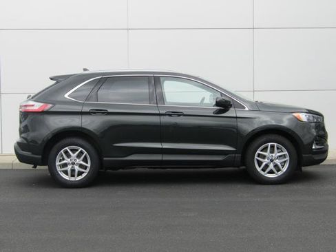 Used 2024 Ford Edge SEL w/ Convenience Package AWD/4WD image 3