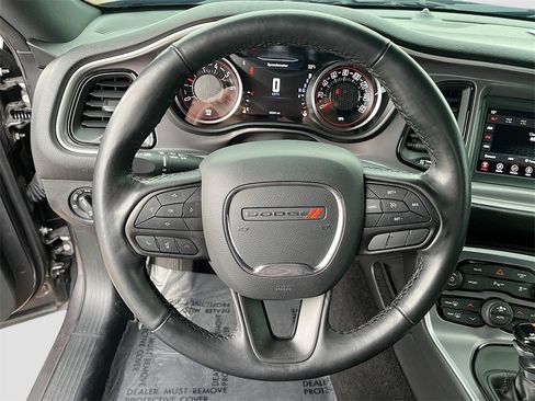 Used 2022 Dodge Challenger SXT w/ Driver Convenience Group image 11