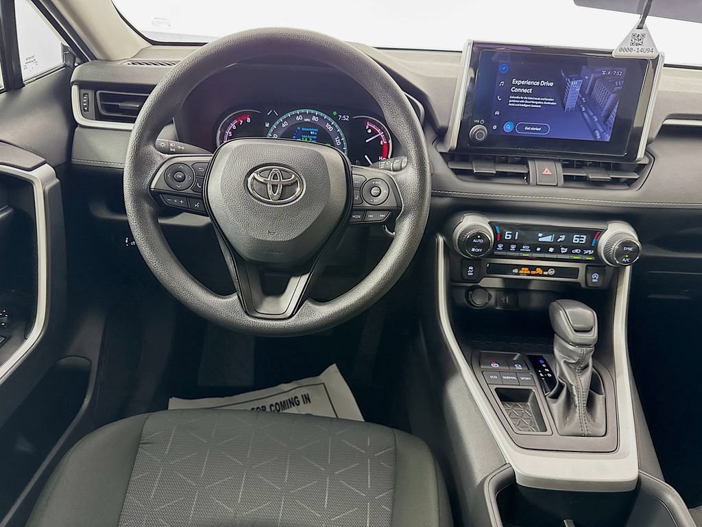 Used 2025 Toyota RAV4 XLE FWD image 27