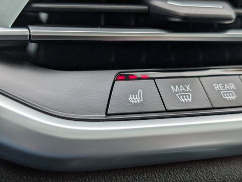 Used 2021 BMW X5 xDrive40i w/ Premium Package 3 image 4