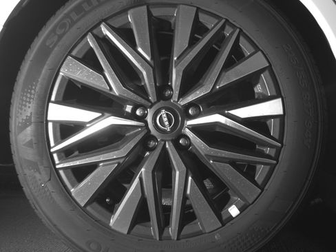 Used 2025 Nissan Altima 2.5 SV image 15