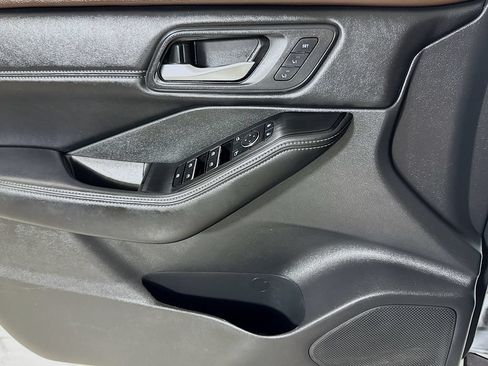 Used 2023 Nissan Rogue SL w/ SL Premium Package FWD image 16
