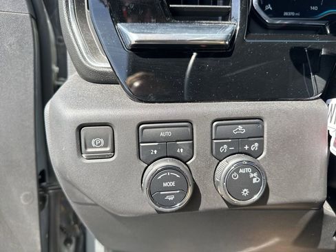 Used 2023 Chevrolet Silverado 1500 LT image 20