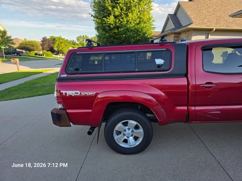 Used 2015 Toyota Tacoma 4x4 Double Cab w/ TRD Sport Package image 10