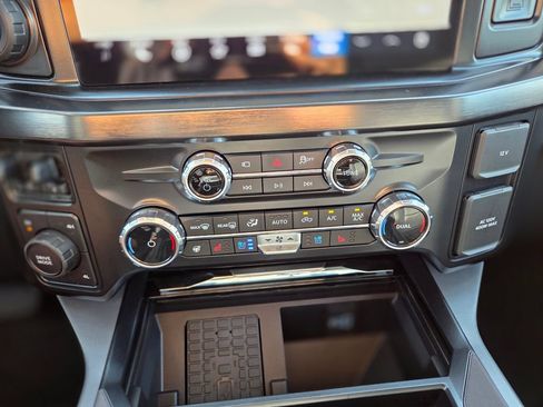 New 2026 Ford F250 Lariat w/ Black Appearance Package AWD/4WD image 23