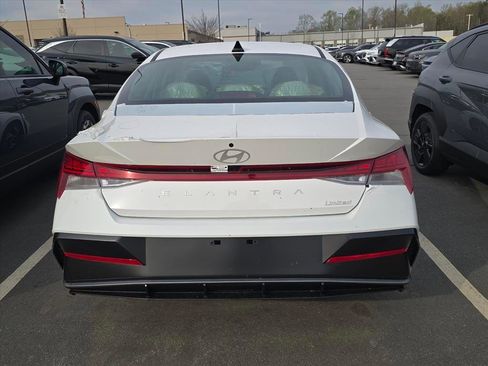 New 2026 Hyundai Elantra Limited FWD image 4