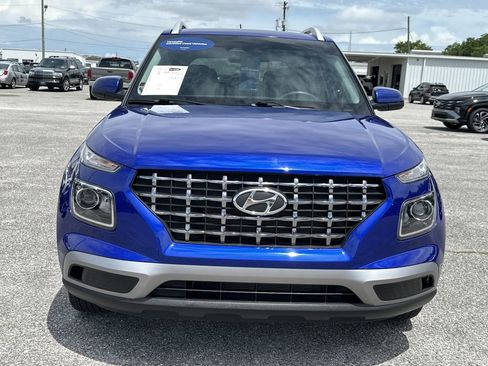 Certified 2024 Hyundai Venue SEL FWD image 3