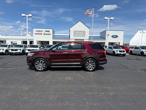Used 2019 Ford Explorer Platinum AWD/4WD image 2