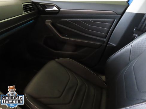 Certified 2023 Volkswagen Jetta SEL image 22