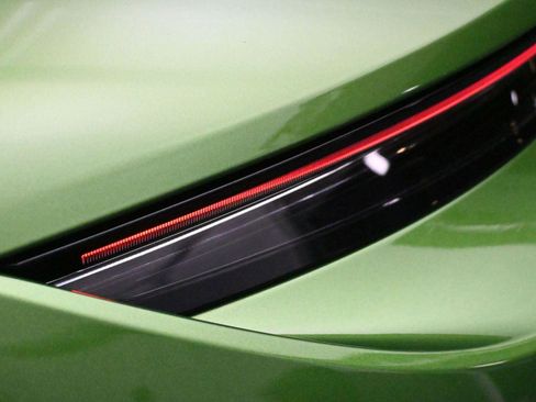 Used 2020 Porsche Taycan 4S image 20