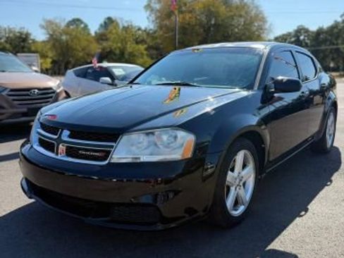Used 2011 Dodge Avenger Mainstreet image 2