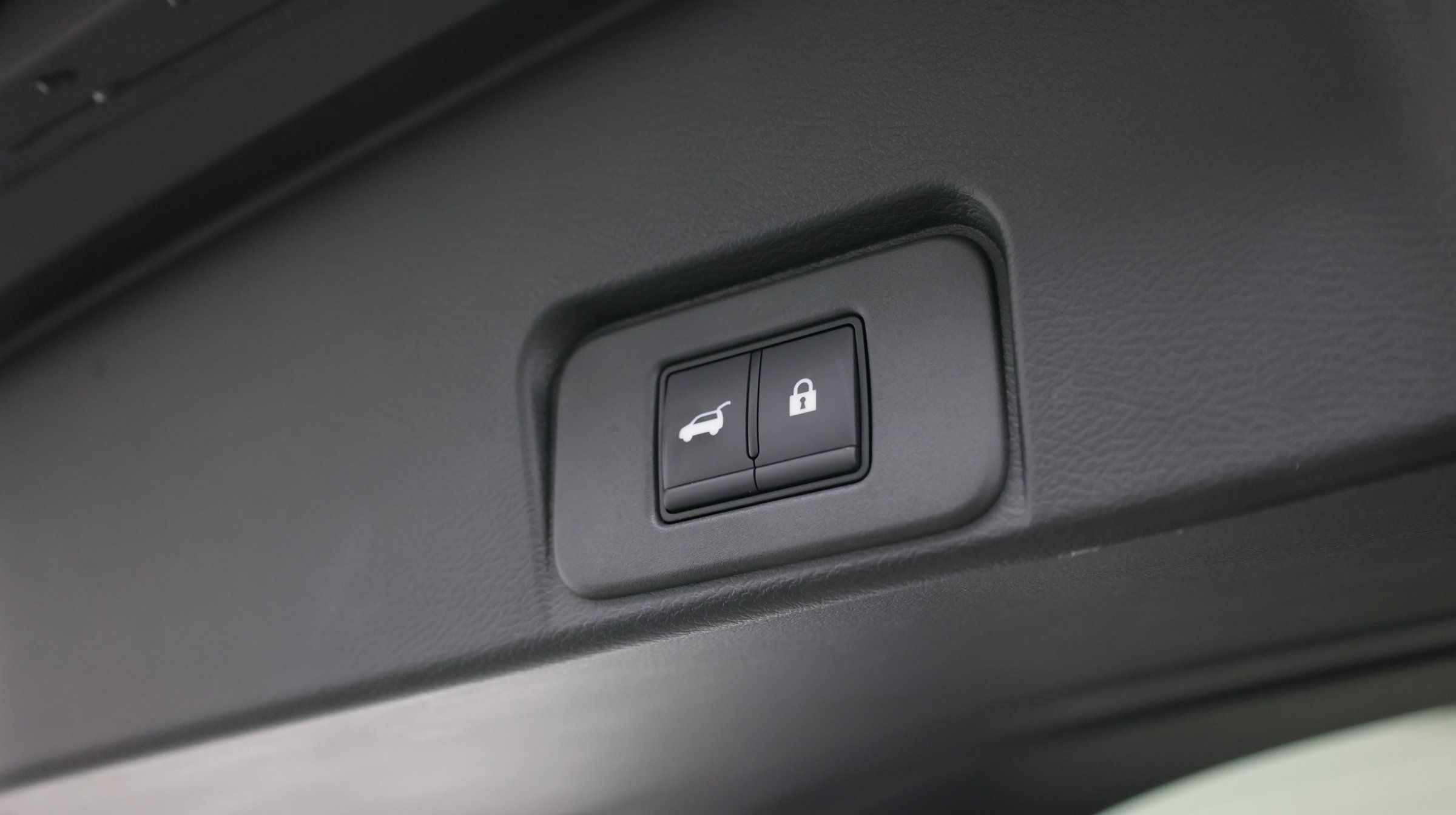 Used 2024 Nissan Rogue SV FWD image 34