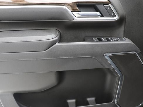 Used 2025 Chevrolet Silverado 2500 LT w/ Safety Package image 19