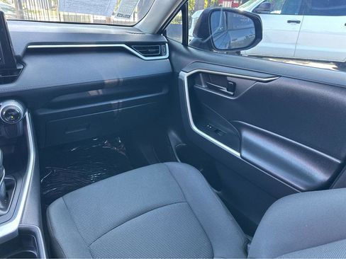 Used 2019 Toyota RAV4 LE image 18
