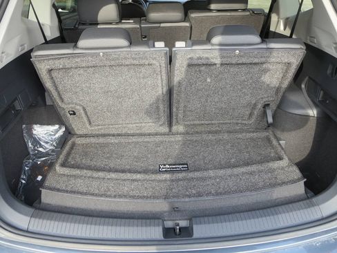 Used 2020 Volkswagen Tiguan SE w/ Panoramic Sunroof Package AWD/4WD image 21