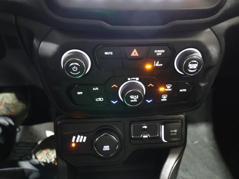 Used 2022 Jeep Renegade Latitude image 27