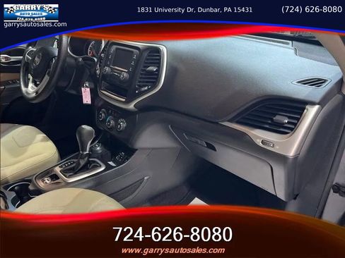 Used 2016 Jeep Cherokee Sport image 24