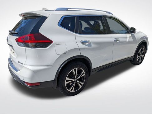 Used 2020 Nissan Rogue SV w/ Premium Package AWD/4WD image 3