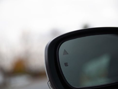 Used 2023 Chrysler 300 Touring L image 10