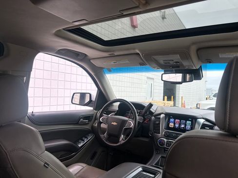 Used 2017 Chevrolet Suburban LT w/ Luxury Package image 34