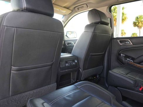 Used 2019 GMC Yukon XL Denali image 13