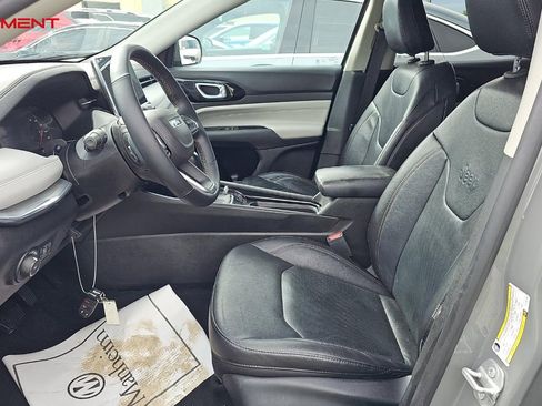 Used 2022 Jeep Compass Limited image 10