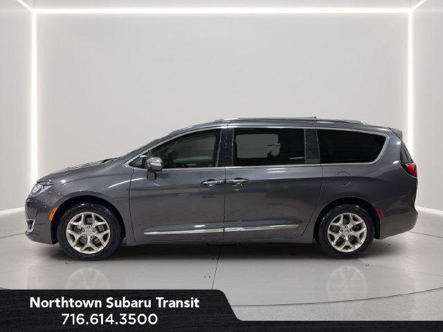 Used 2017 Chrysler Pacifica Limited w/ UConnect Theater Package FWD image 2