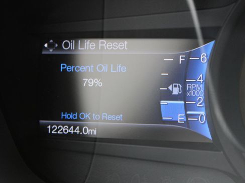 Used 2015 Ford Fusion SE w/ Equipment Group 202A FWD image 25