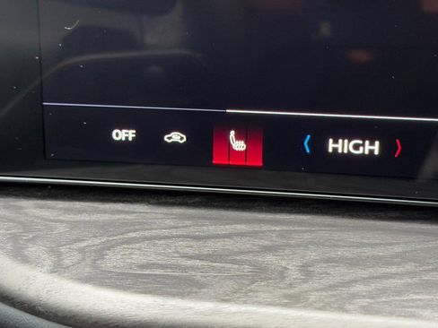 Used 2025 Audi Q5 Premium w/ Convenience Package image 20