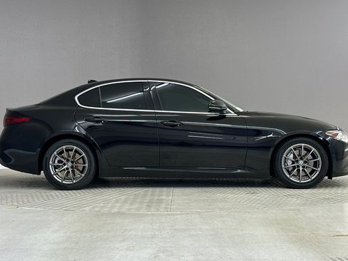 Used 2020 Alfa Romeo Giulia RWD image 8