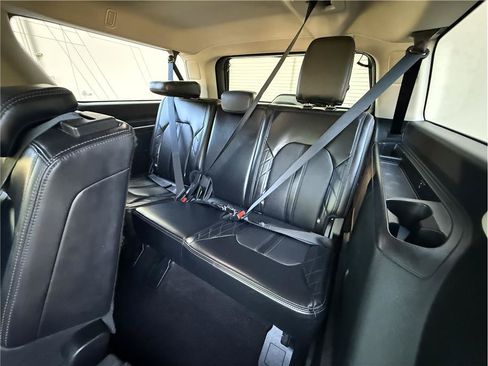 Used 2019 Ford Expedition Max Platinum AWD/4WD image 32