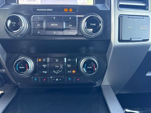 Used 2021 Ford F450 Platinum w/ FX4 Off-Road Package image 22