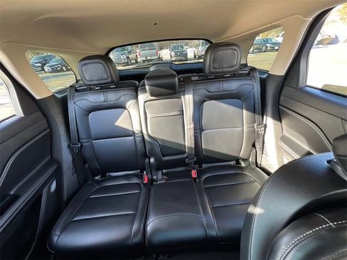 Used 2023 Lincoln Corsair AWD image 27