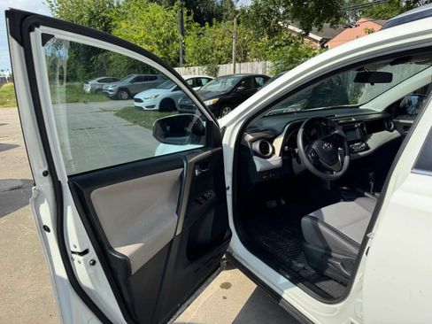Used 2015 Toyota RAV4 XLE FWD image 13