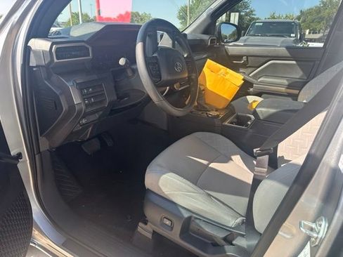 Used 2025 Toyota Tacoma SR5 AWD/4WD image 8