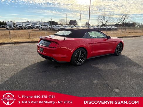 Used 2018 Ford Mustang Premium image 7
