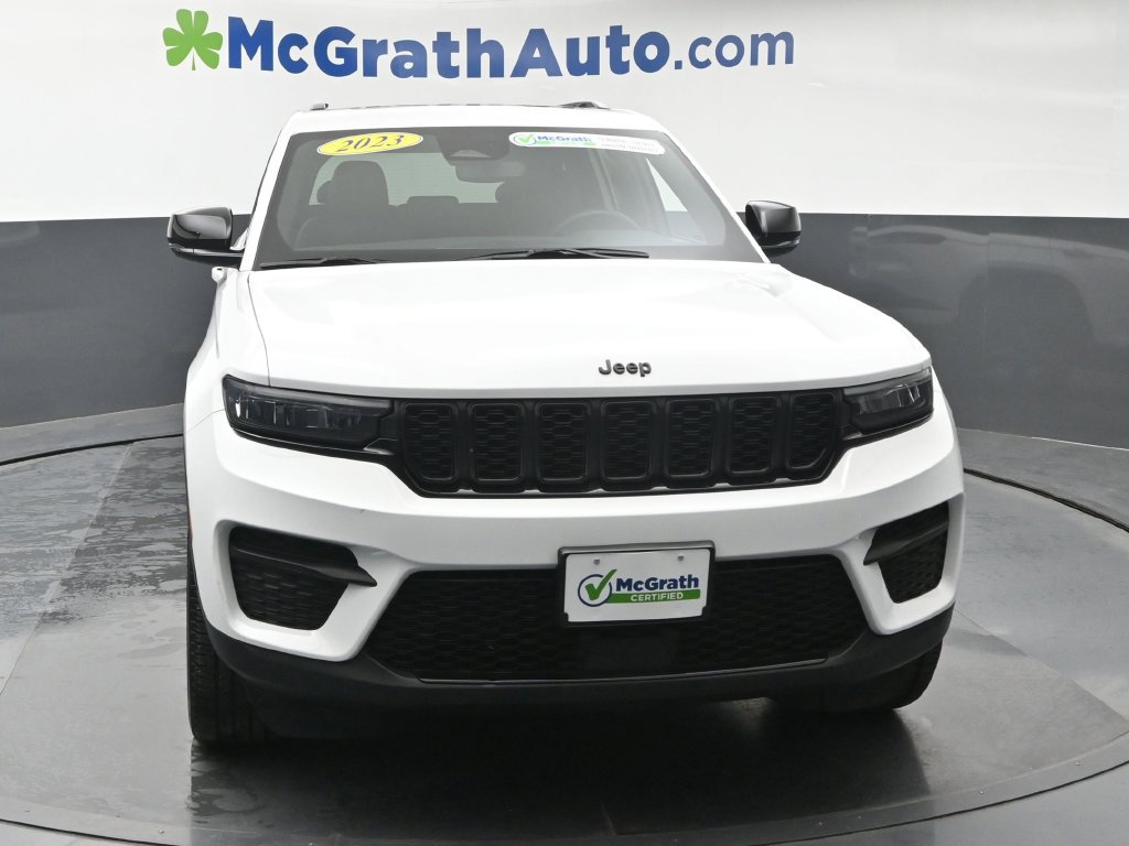 Used 2023 Jeep Grand Cherokee Altitude AWD/4WD image 5