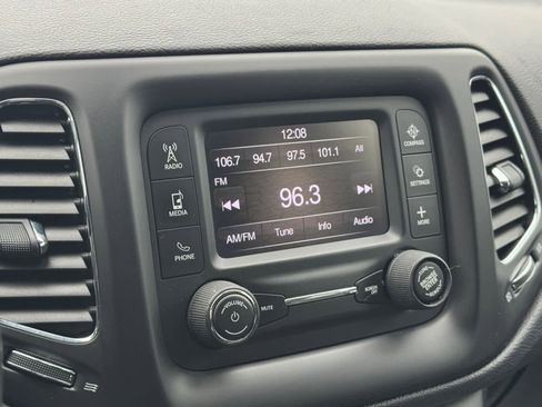 Used 2018 Jeep Compass Latitude w/ Cold Weather Group image 5