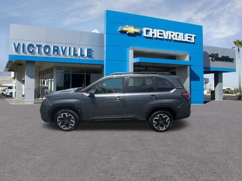 Used 2025 Subaru Forester Premium w/ Convenience Package #1 AWD/4WD image 9