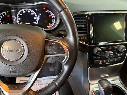 Certified 2022 Jeep Grand Cherokee Laredo E AWD/4WD image 21