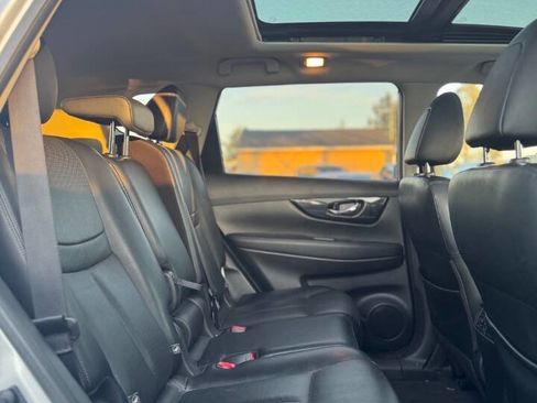 Used 2017 Nissan Rogue SL w/ SL Premium Package image 8