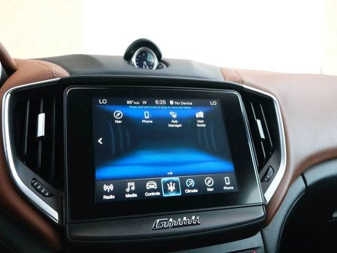 Used 2018 Maserati Ghibli Sedan 4D image 41