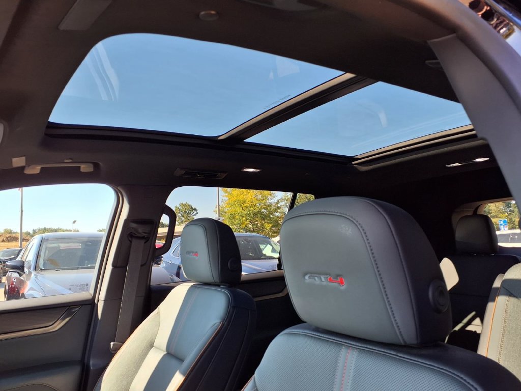 Used 2026 GMC Acadia AT4 w/ Luxury Package AWD/4WD image 21