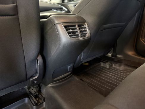 Used 2021 Chevrolet Malibu LT FWD image 23