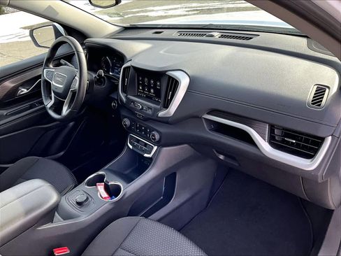 Used 2024 GMC Terrain SLE image 14